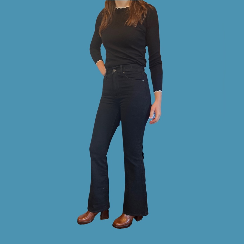 Madewell The Perfect Vintage Flare Jean in black, size 23